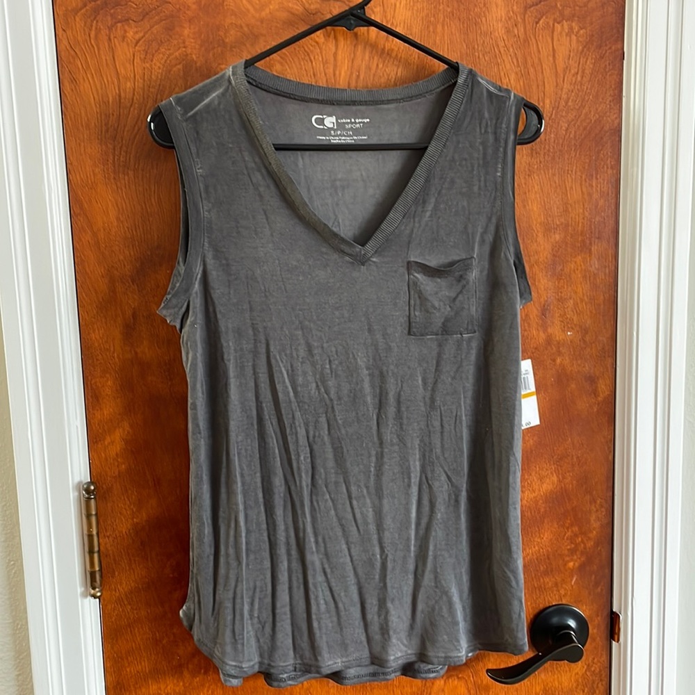 Cable &Gauge sport sleeveless V-neck. Size small